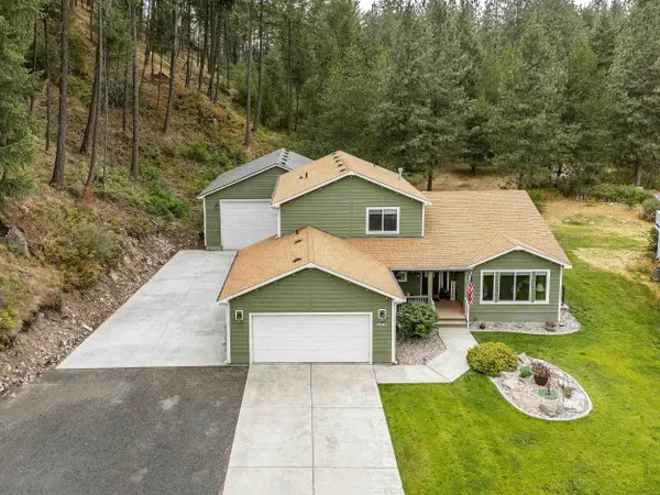 5981 Blackstone Way, Nine Mile Falls, WA 99026