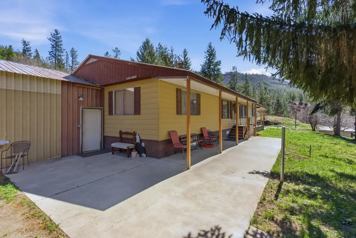 5864 Cedar Canyon Rd, Fruitland, WA 99129 - #1