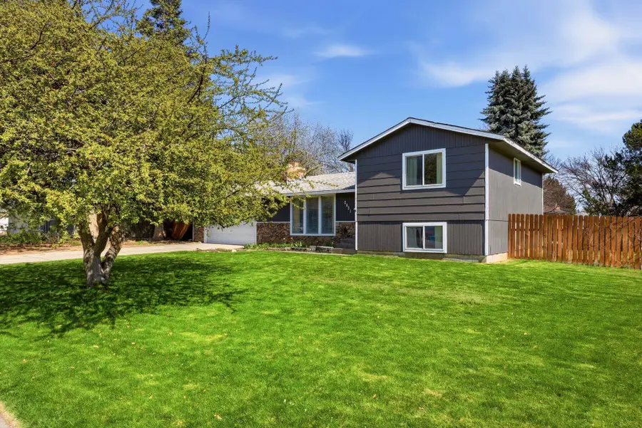 2021 S Calvin Rd, Veradale, WA 99037 - #2