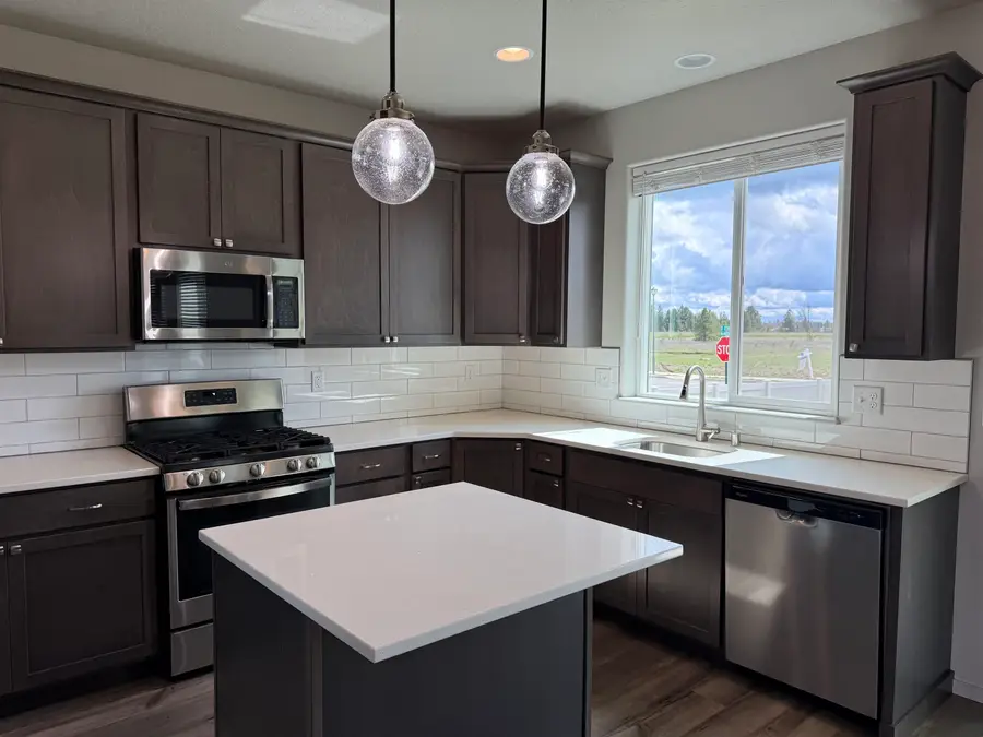 1734 E C St, Deer Park, WA 99006 - #3