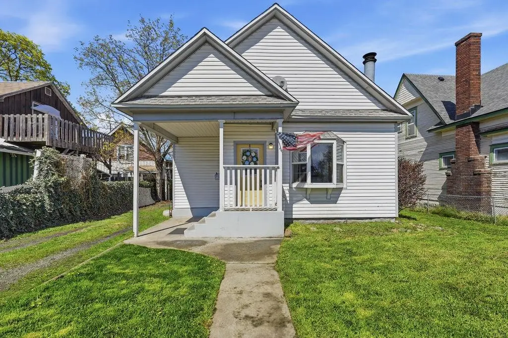 1208 W Knox Ave, Spokane, WA 99205 - #1