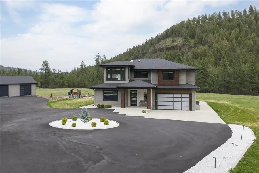 16215 W Coulee Hite Rd, Spokane, WA 99224 - #2