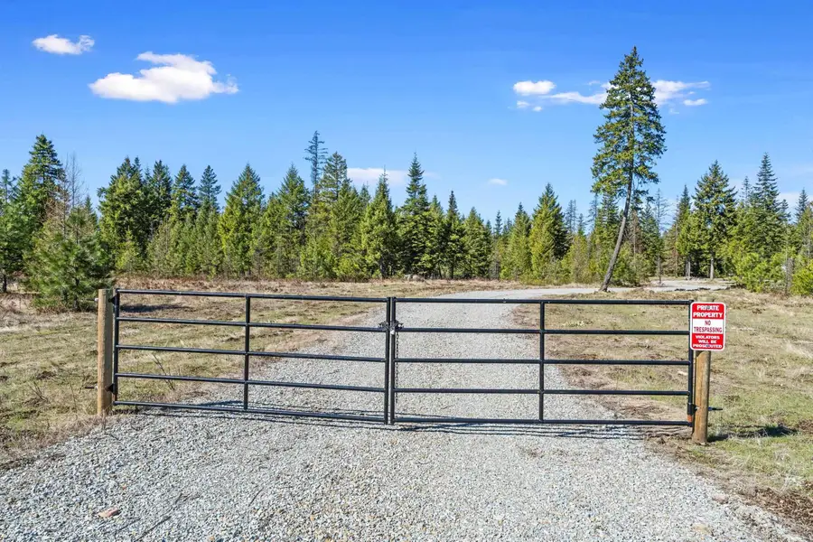 555 Happy Trails Ln, Newport, WA 99146 - #3