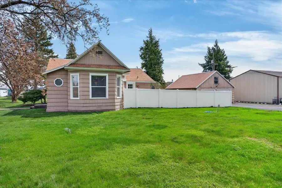 707 Lincoln St, Davenport, WA 99122 - #3