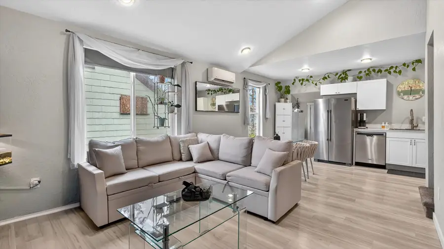 2707 E Desmet Ave, Spokane, WA 99202 - #2