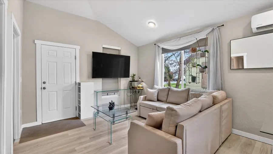 2707 E Desmet Ave, Spokane, WA 99202 - #3