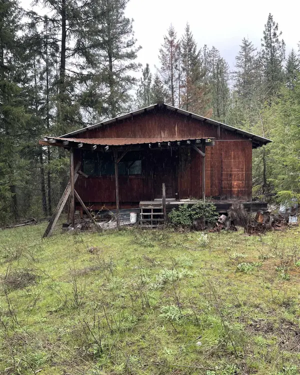 3561 Ravenwood Way, Valley, WA 99181