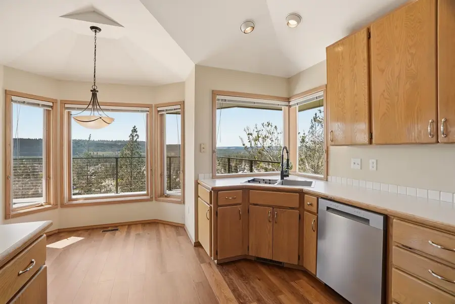 6407 N Park View Ln, Spokane, WA 99205 - #3