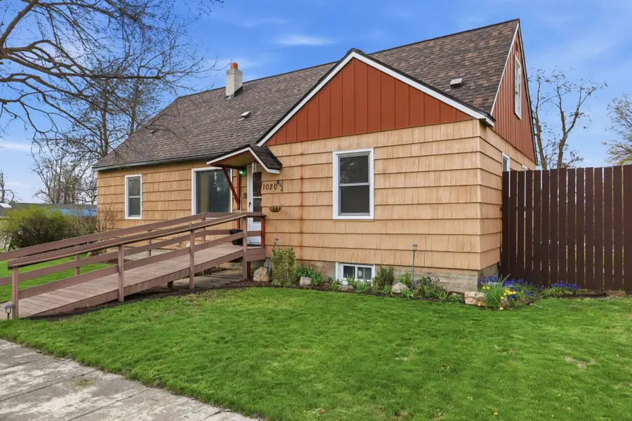 1020 Maxwell St, Davenport, WA 99122 - #2