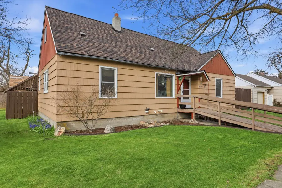 1020 Maxwell St, Davenport, WA 99122 - #3