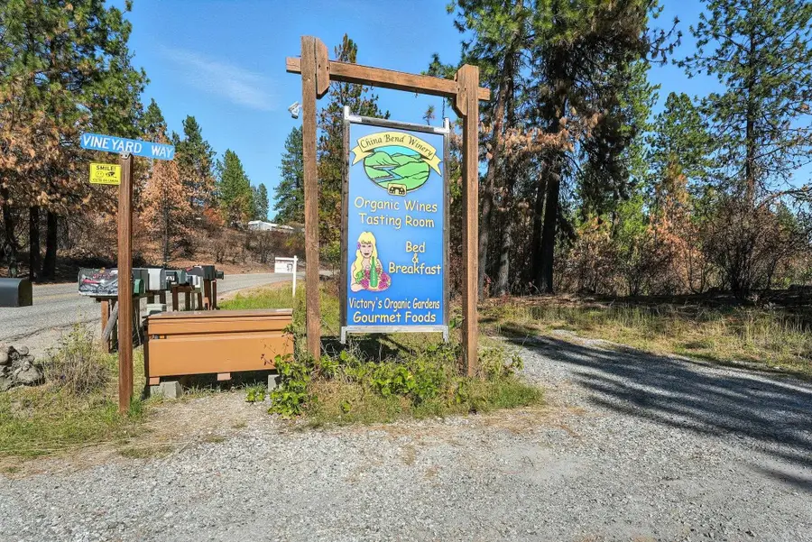 3752 Vineyard Way, Kettle Falls, WA 99141 - #2