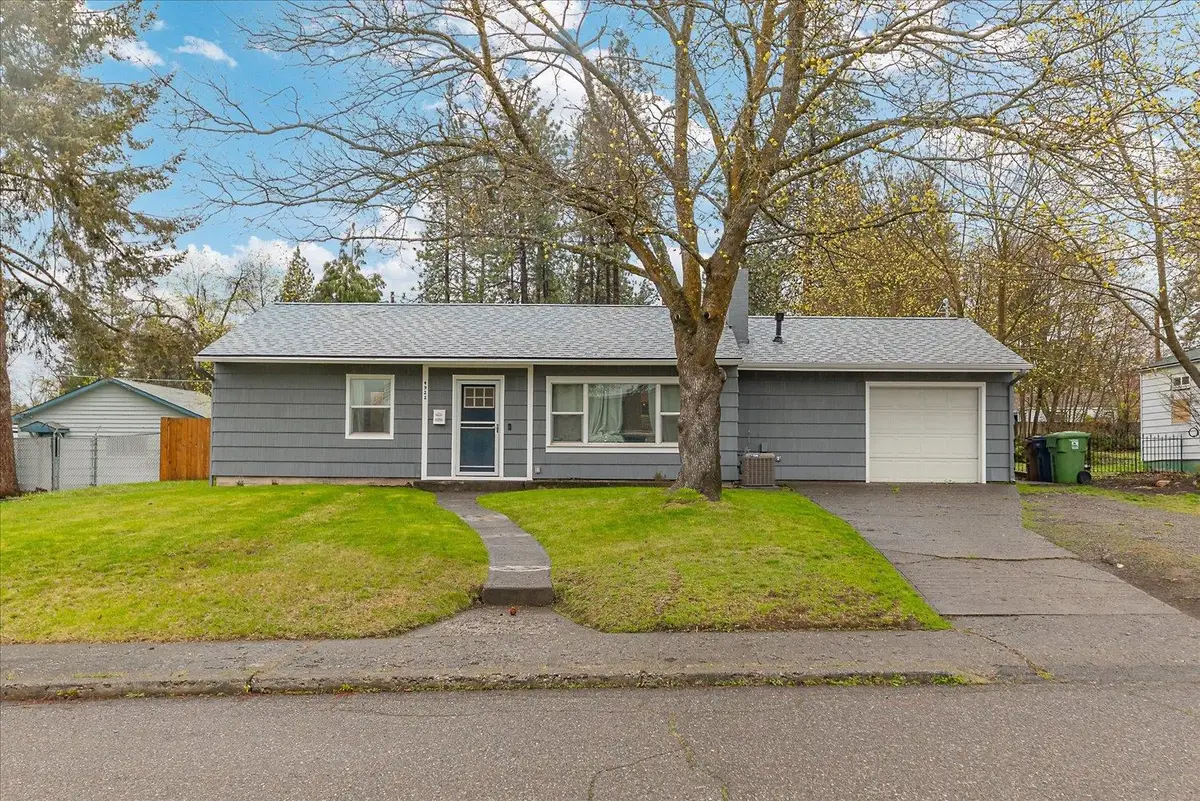4922 N Daisy Pl, Spokane, WA 99205 - #1