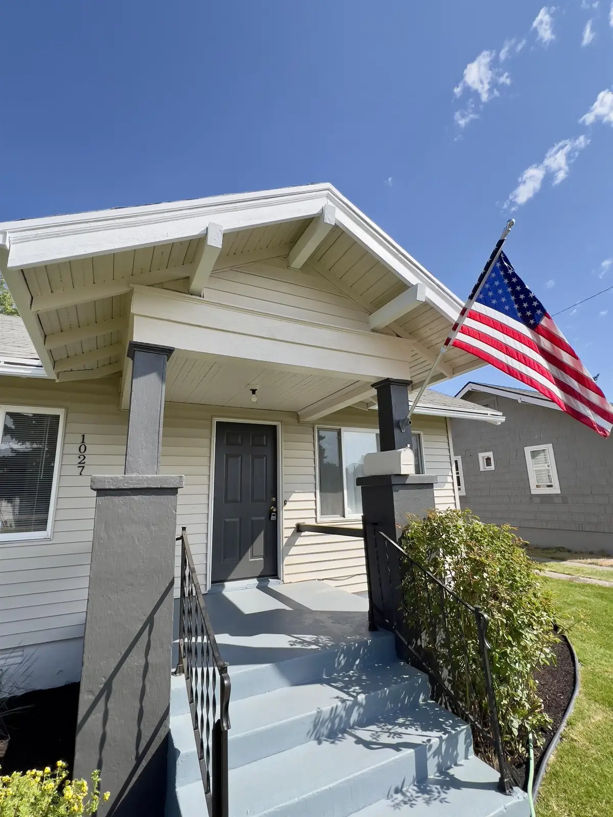 1027 E Courtland Ave, Spokane, WA 99207 - #1