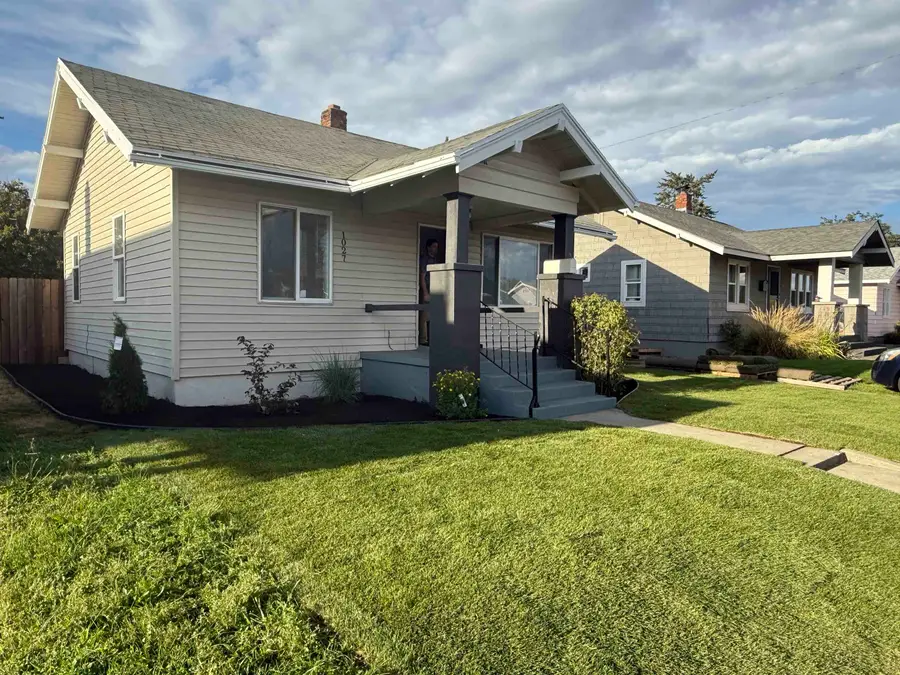 1027 E Courtland Ave, Spokane, WA 99207 - #2