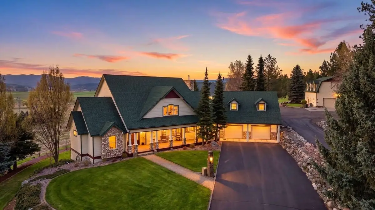 10303 N Stoneman Bluff Ln, Spokane, WA 99217 - #1