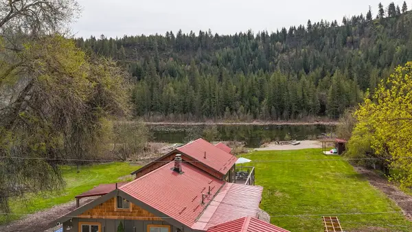 13 Terry Rd, Elk, WA 99009