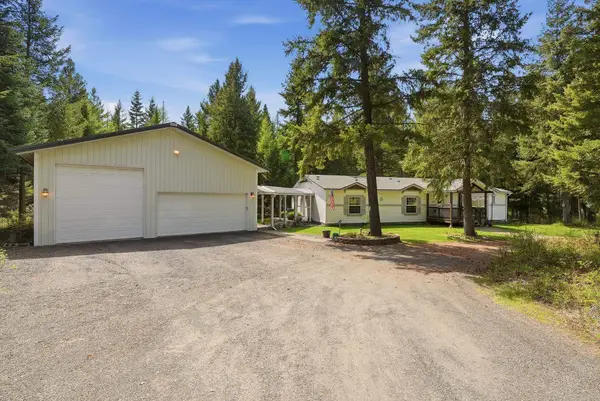 10420 E Dunn Rd, Chattaroy, WA 99003