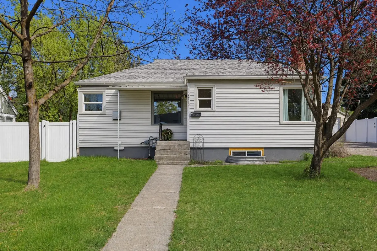2716 W Garland Ave, Spokane, WA 99205 - #1
