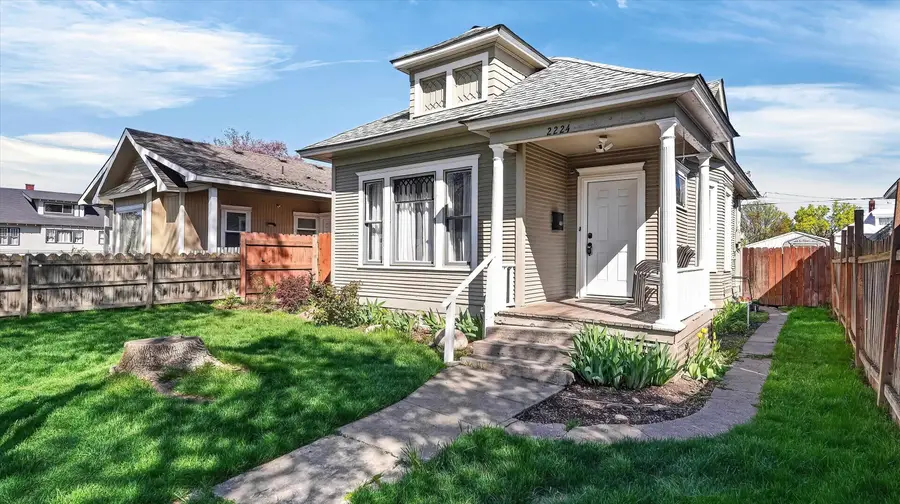 2224 W Boone Ave, Spokane, WA 99201 - #2