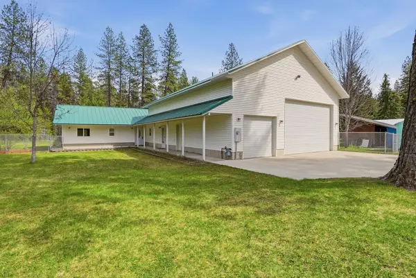 3734C N Deer Lake Rd, Loon Lake, WA 99148