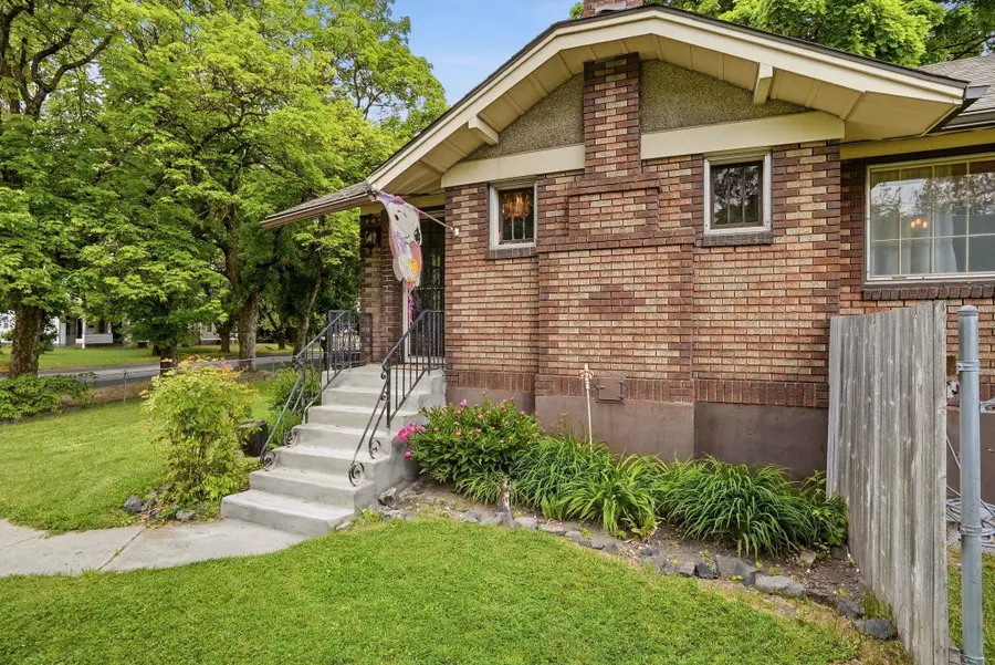 2423 S Grand Blvd, Spokane, WA 99203 - #3