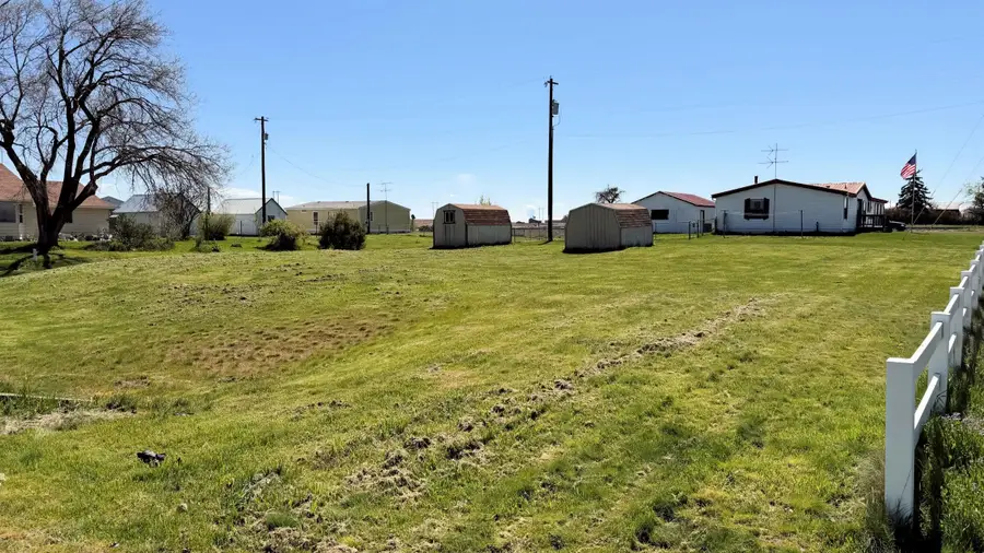 000 Adams St, Davenport, WA 99122 - #3