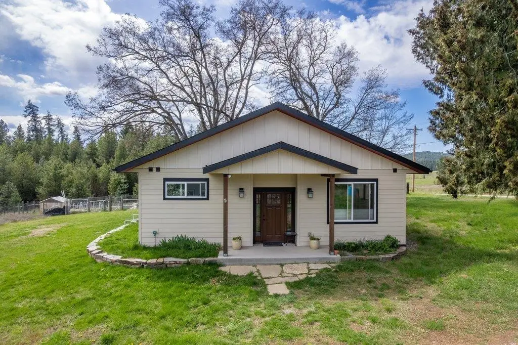 332 Bergen Rd, Newport, WA 99156 - #1