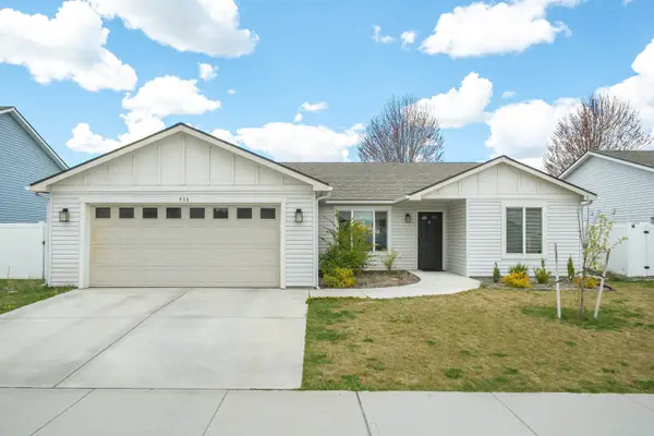938 S Schnug St, Airway Heights, WA 99224