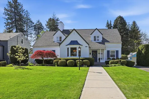 1228 E Overbluff Rd, Spokane, WA 99203