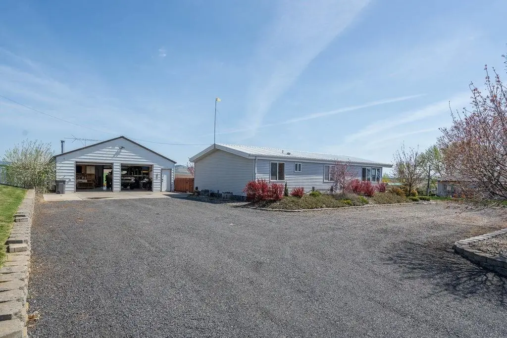 810 N 1st St, Garfield, WA 99103 - #1