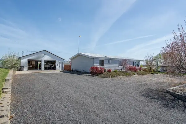 810 N 1st St, Garfield, WA 99103