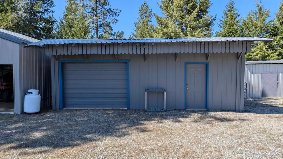 4807 E Chattaroy Rd, Chattaroy, WA 99003 - #3