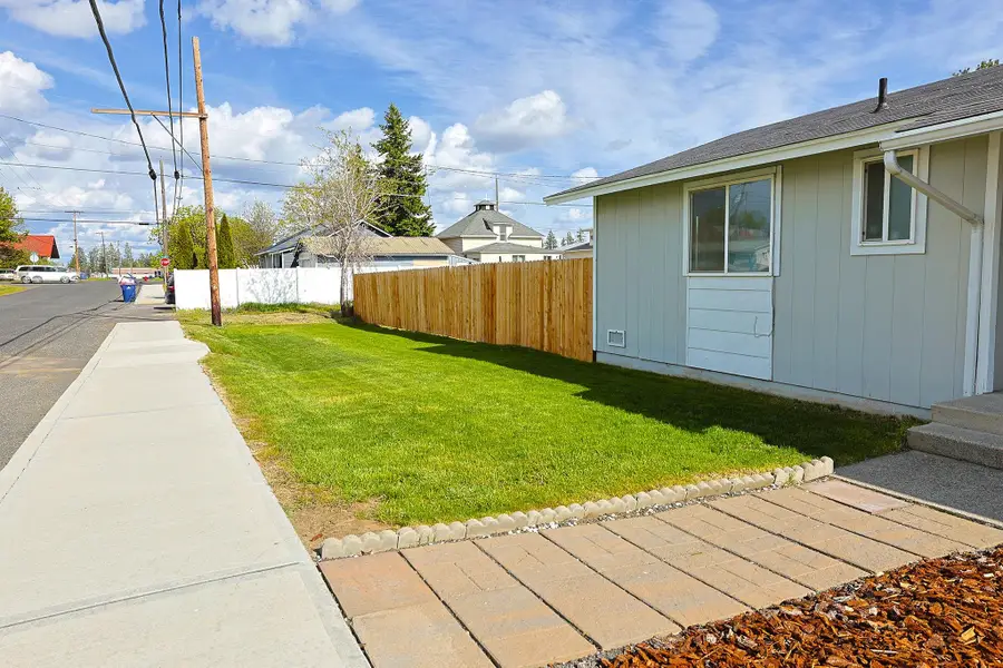 506 N Grace St, Medical Lake, WA 99022 - #3