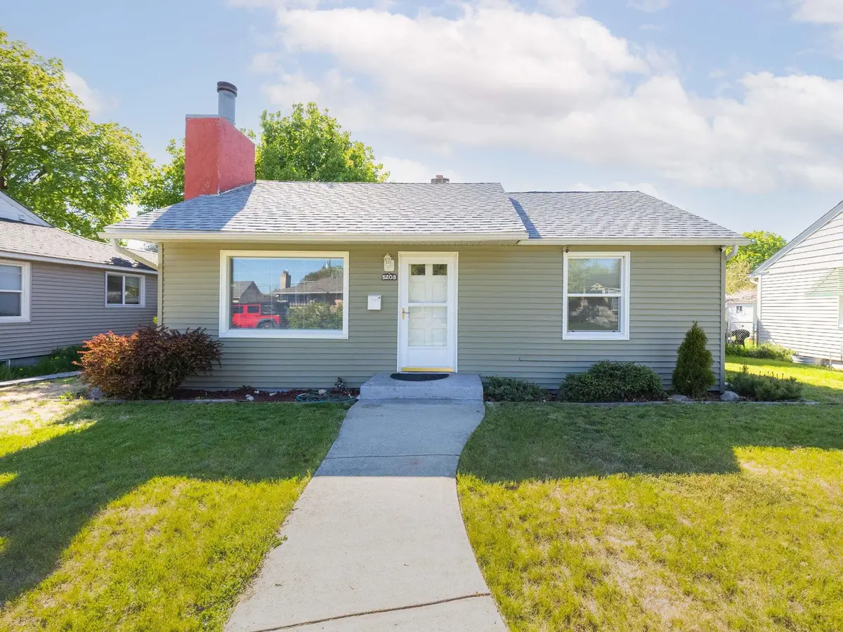 5203 N Hawthorne St, Spokane, WA 99205 - #1