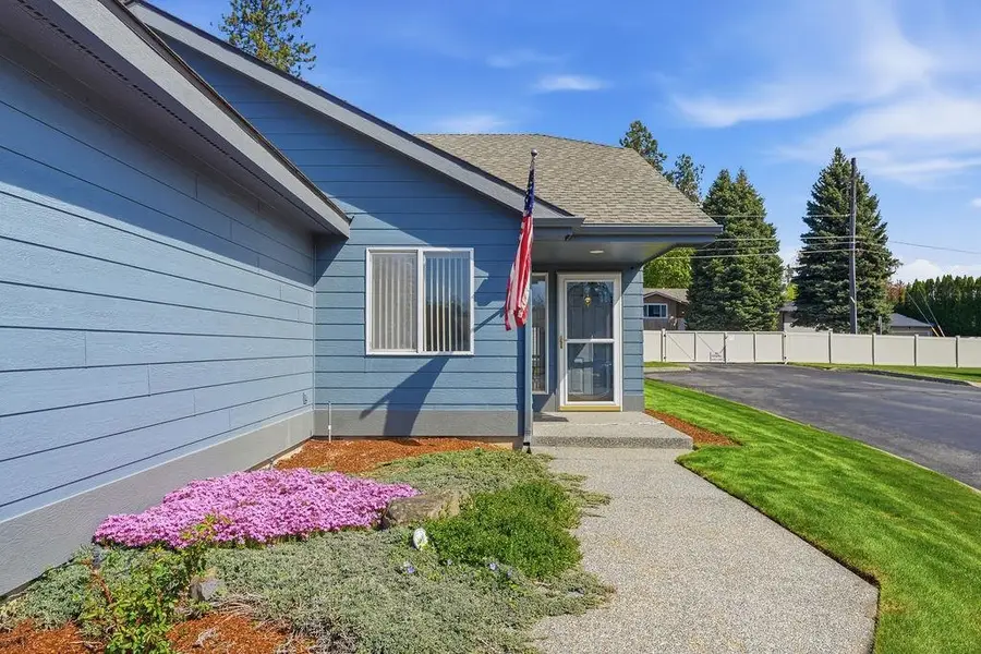 3704 S Brighton Ln, Spokane, WA 99223 - #2