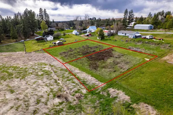 307 & 339 E Seminary Ave, Rockford, WA 99030