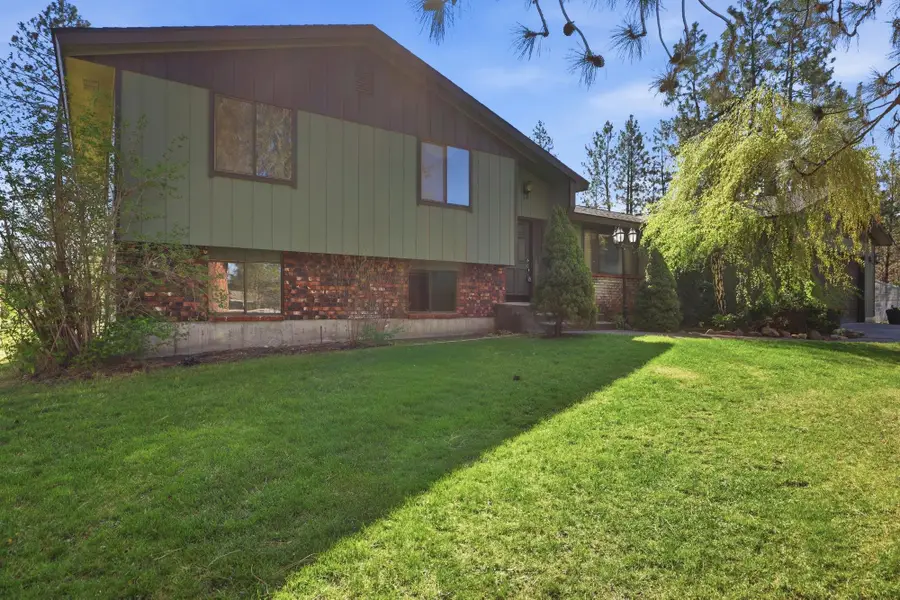 28504 N Cottonwood Rd, Chattaroy, WA 99003 - #2