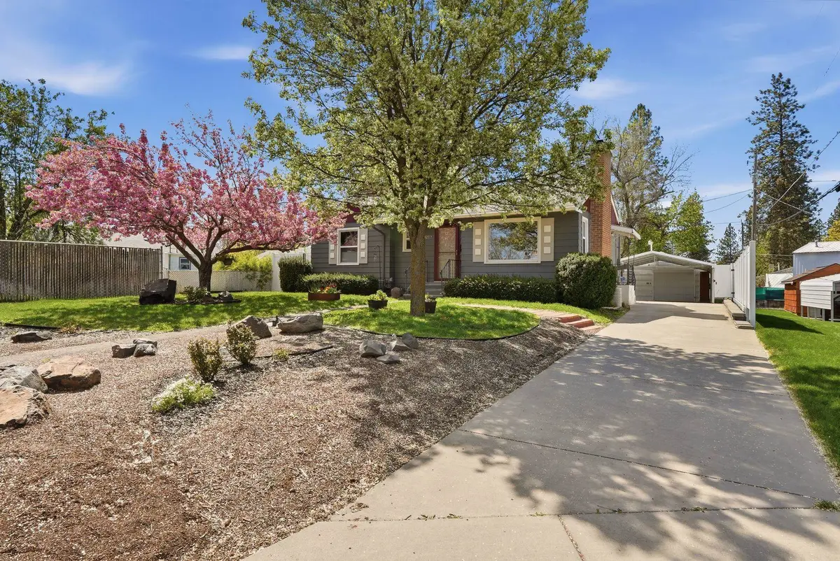 2917 W Sanson Ave, Spokane, WA 99205 - #1