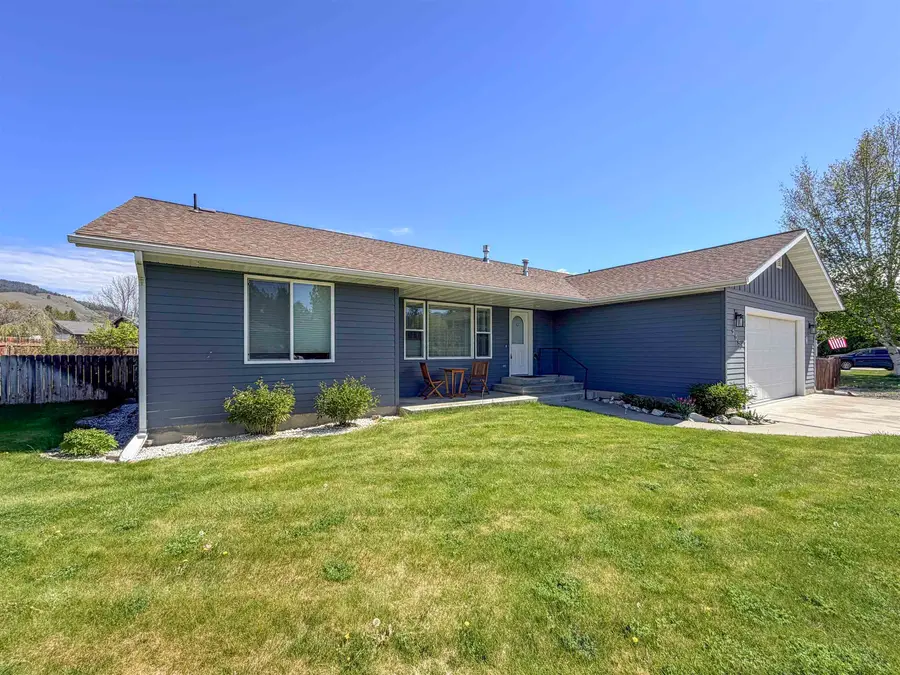 205 E Evergreen Dr, Kettle Falls, WA 99141 - #3