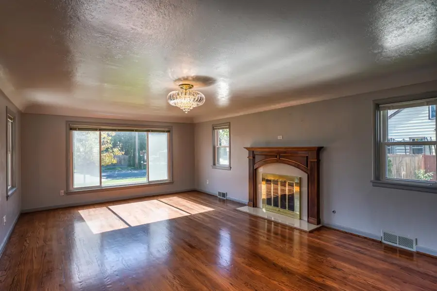 9607 E Upriver Dr, Spokane Valley, WA 99206 - #3