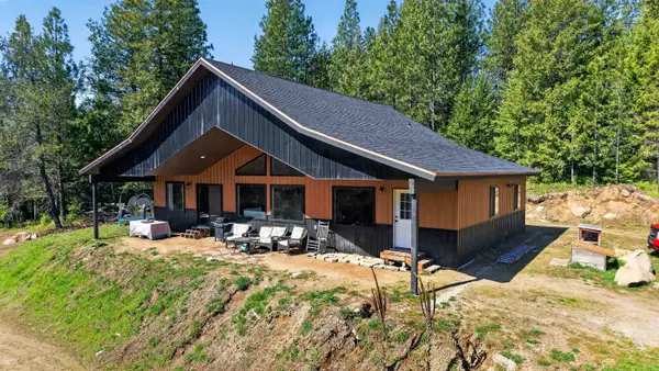 169 Royal Ln, Newport, WA 99156