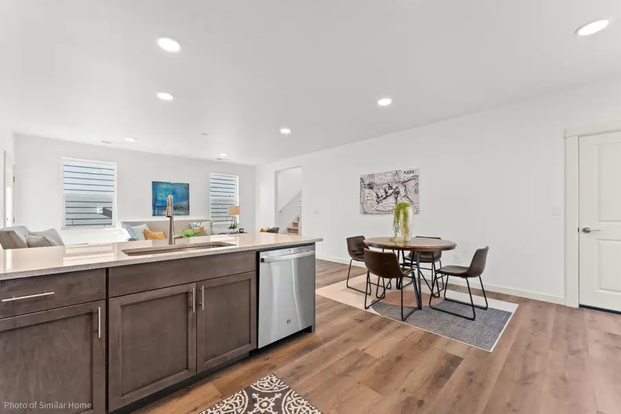 421 N Viewmont Ct, Greenacres, WA 99016 - #3