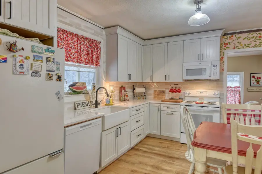 3926 E Chattaroy Rd, Chattaroy, WA 99003 - #3