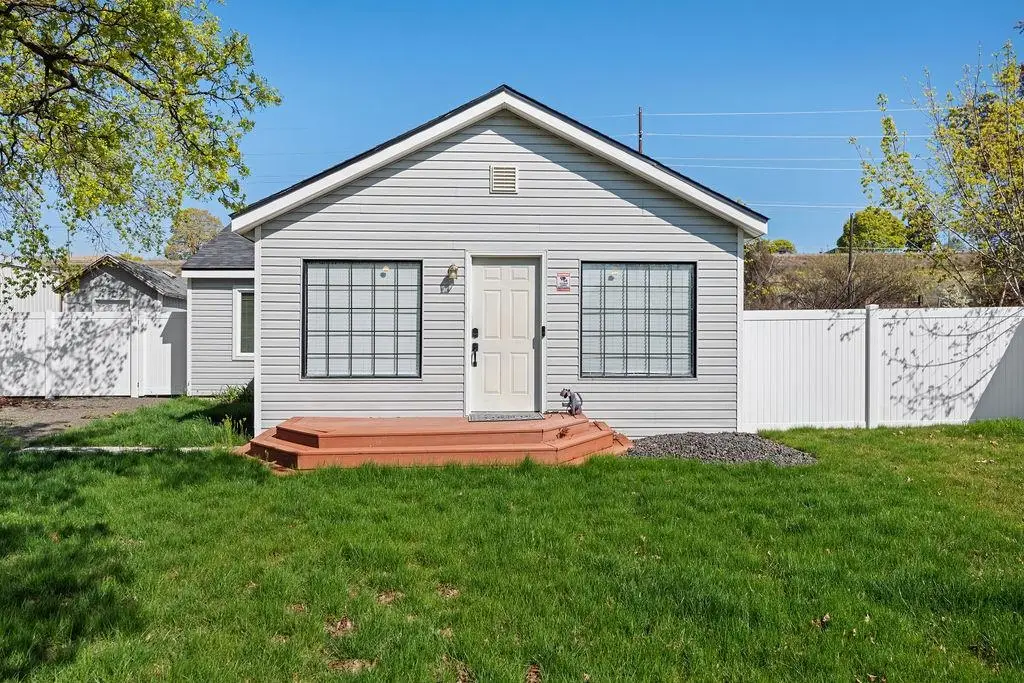 2507 E Upriver Dr, Spokane, WA 99207 - #1