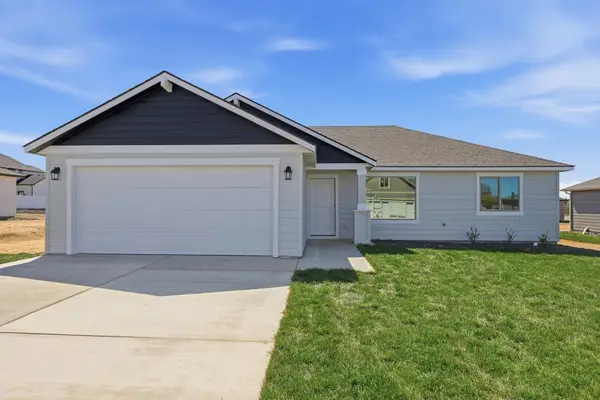 23 W 13th St, Deer Park, WA 99006