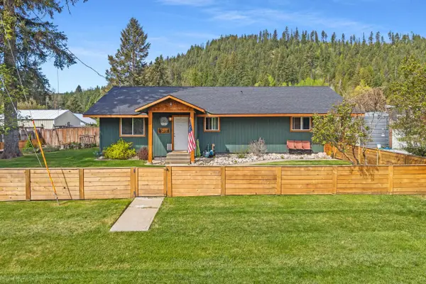 103 N 8th Ave, Ione, WA 99139