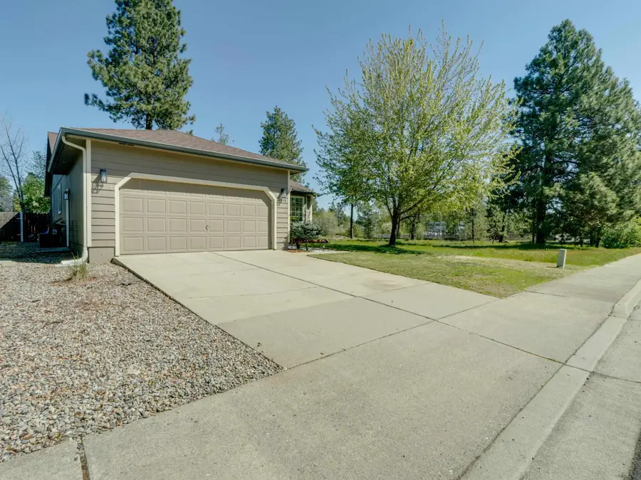 4215 E 33rd Ave, Spokane, WA 99223 - #3