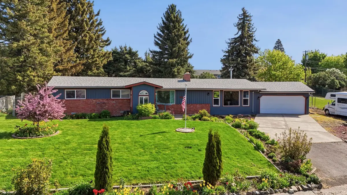 809 E Southview Ave, Colfax, WA 99111 - #1