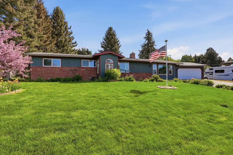 809 E Southview Ave, Colfax, WA 99111 - #2