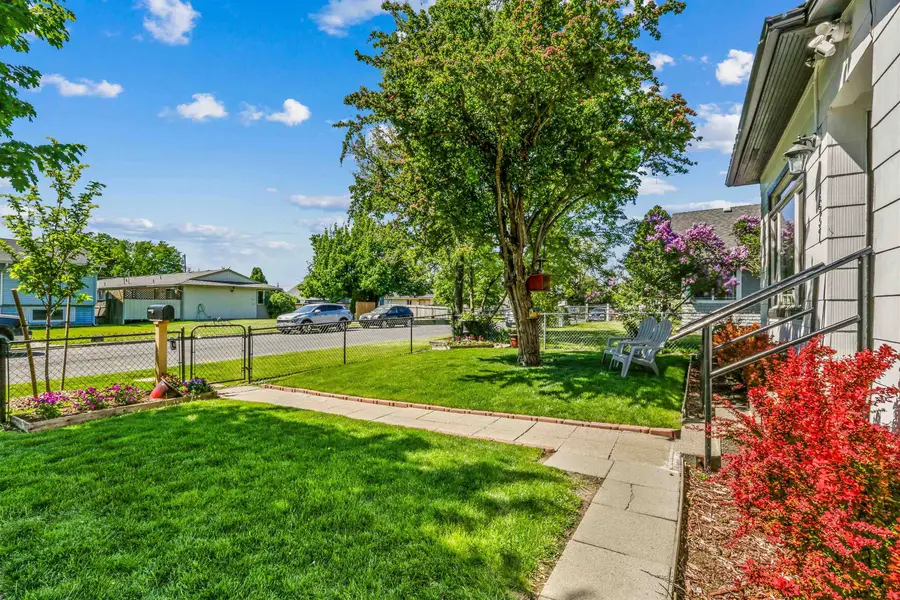 1657 E Crown Ave, Spokane, WA 99207 - #3
